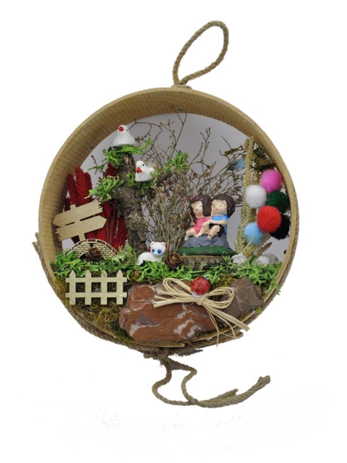 Bahçede Oynayan Mutlu Kardeşler Ahşap Teraryum - SARI