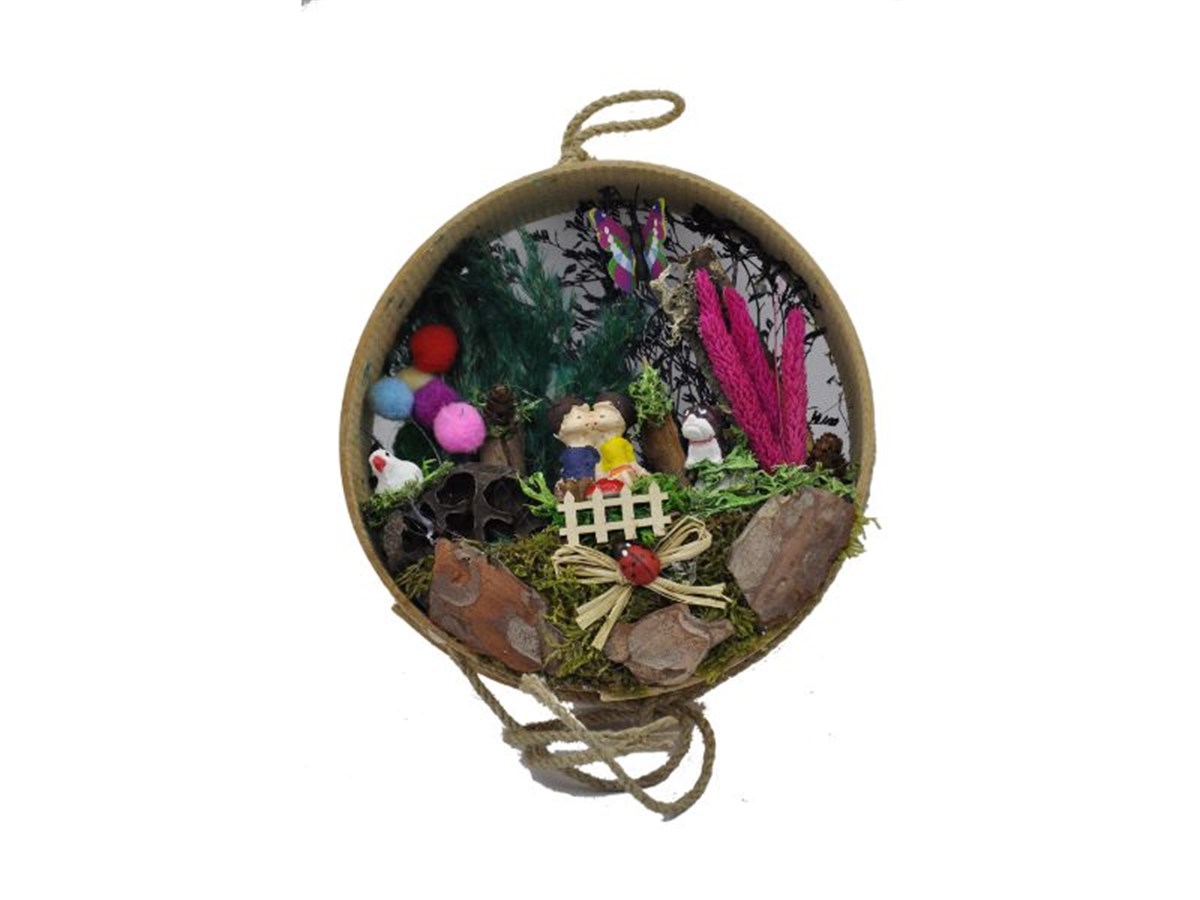 Bahçedeki Aşıklar Ahşap Teraryum - BORDO