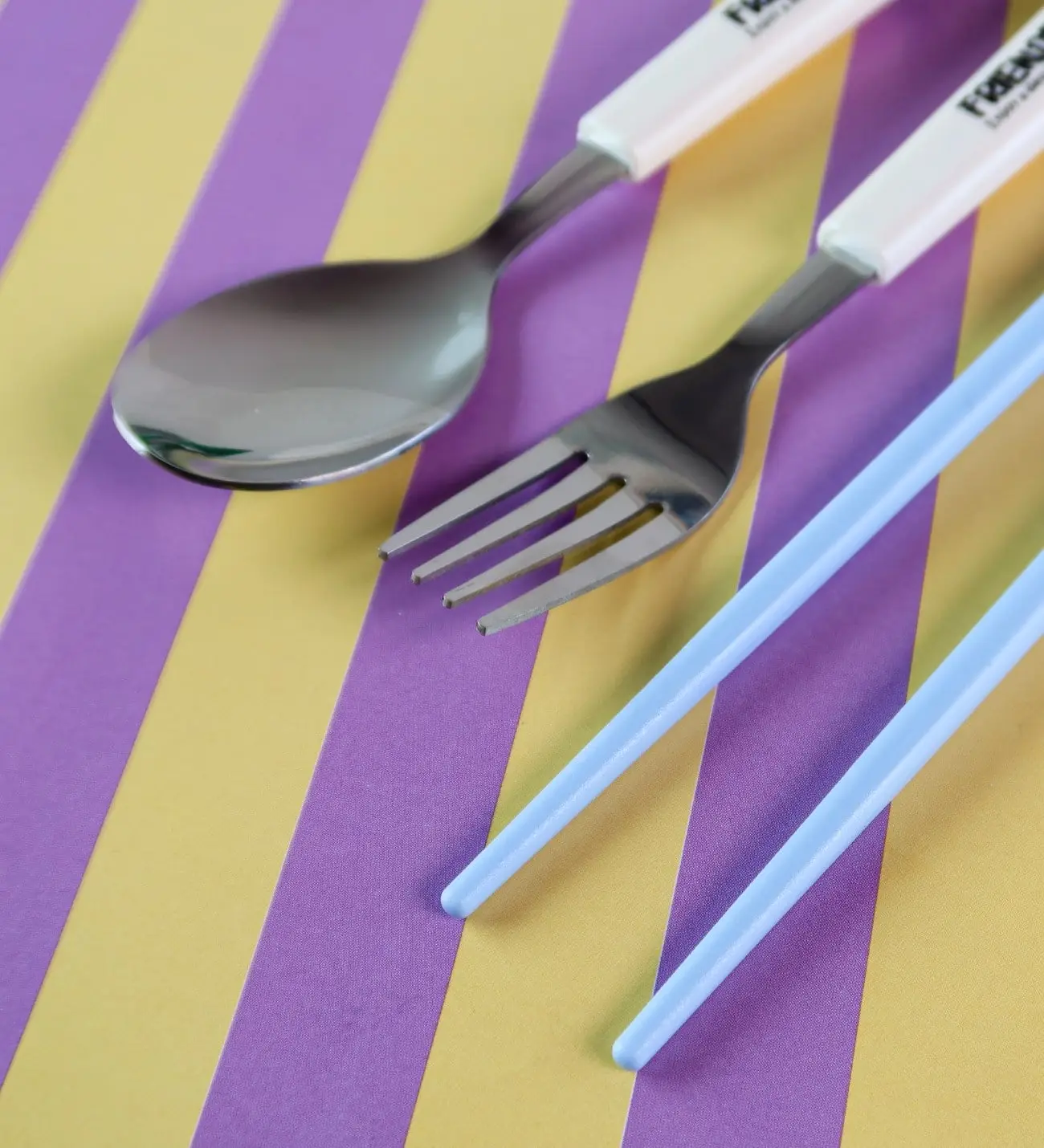 Hayvan Figürlü Çocuk Çatal Kaşık Ve Chopstick Seti 3'lü Takım - BEYAZ