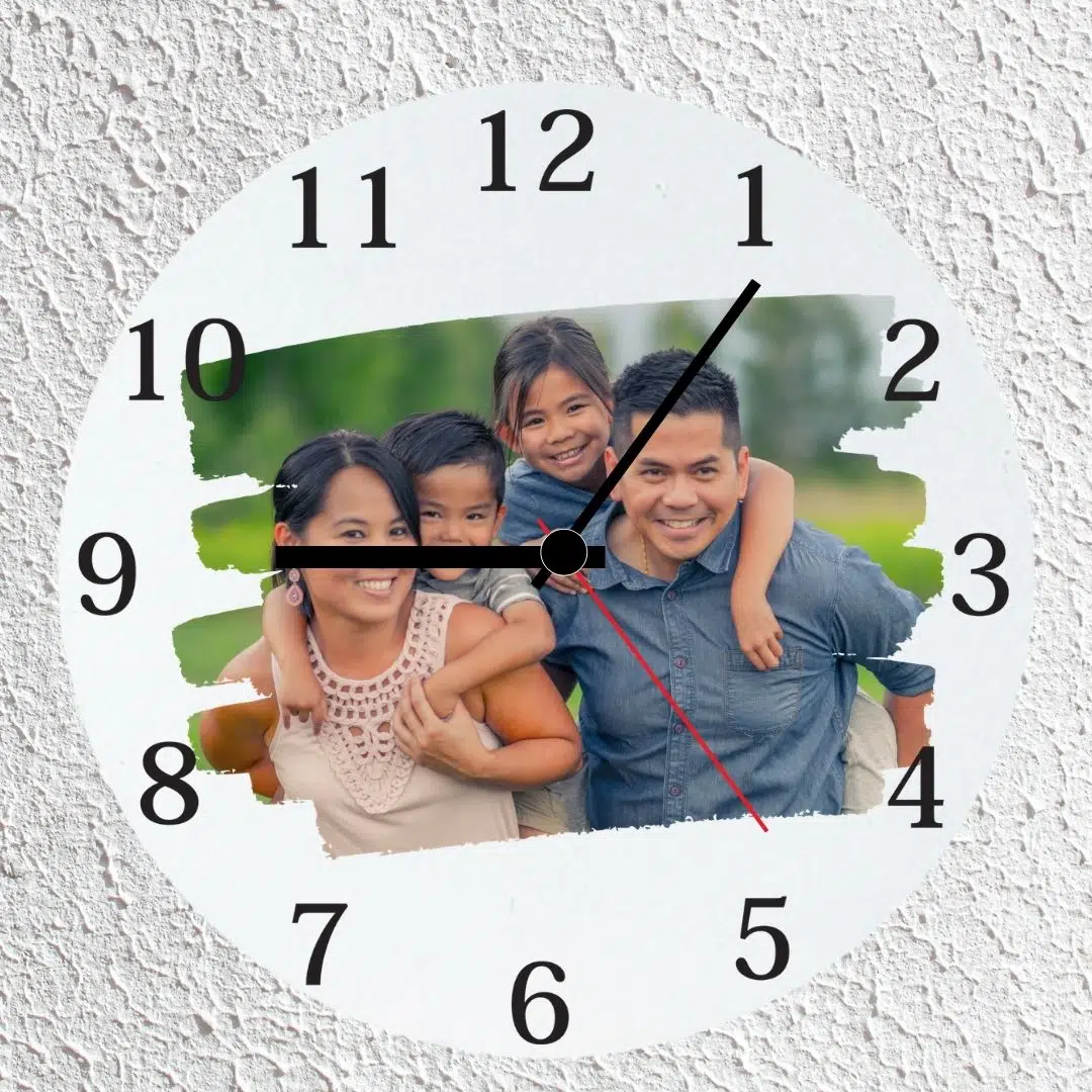Kişiye Özel Fotoğraf Baskılı Cam Duvar Saati 30x30 cm - Resimli Aile Saati Ev Hediyesi