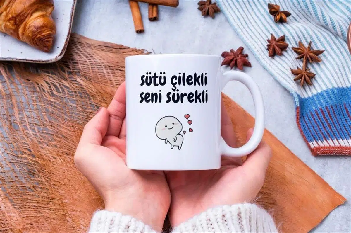 Sütü Çilekli Seni Sürekli Tasarımlı Kupa Bardak